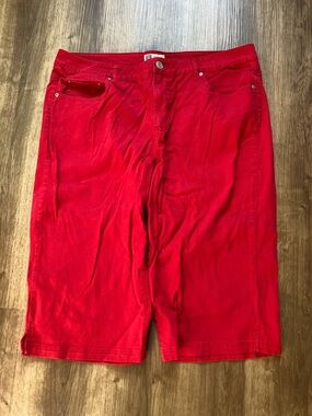 Faded Glory Red Denim Capris 18